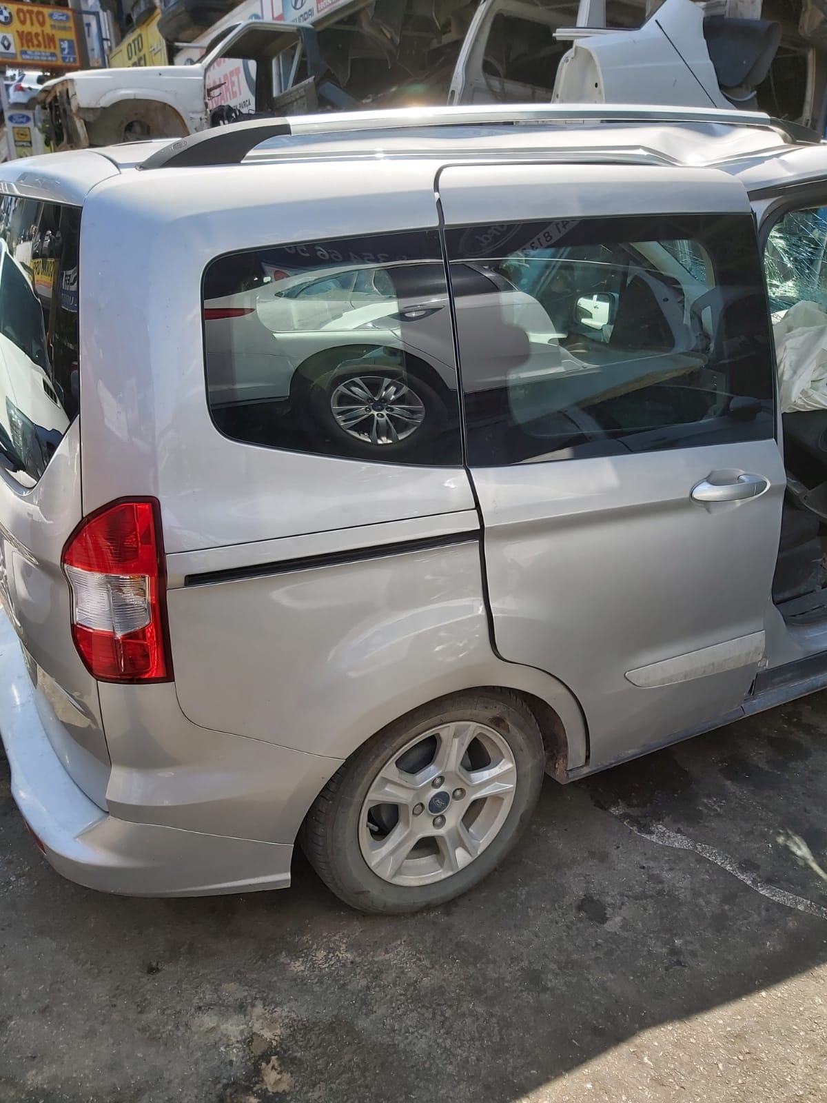 2017 Ford courier çıkma sağ sürgülü kapı
